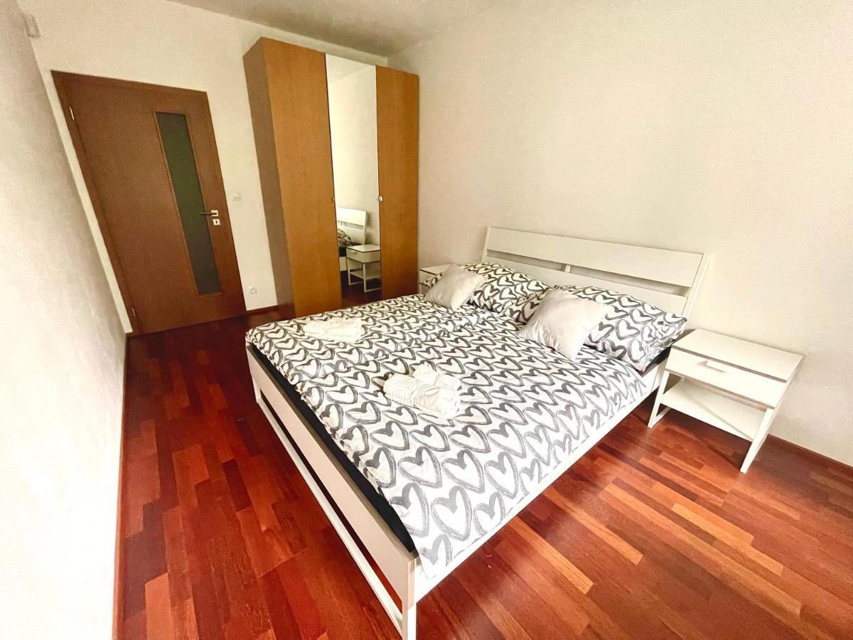 Centrum Park Apartment+ Praga Esterno foto